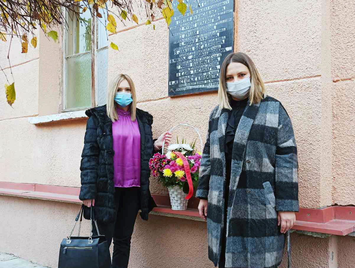 OO BS Pljevlja obilježio Dan Sandžaka polaganjem cvijeća ispred gimnazije