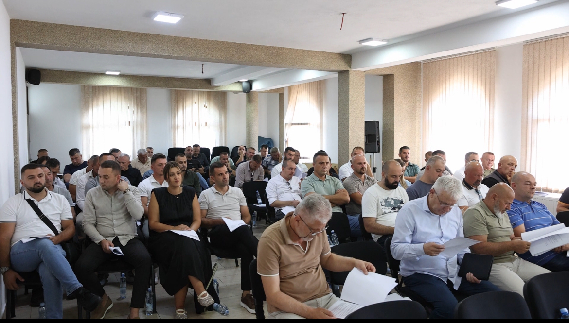 Azemović: Politička konkurencija nema šta da traži u Rožajama, na sjednici izabran Izvršni odbor